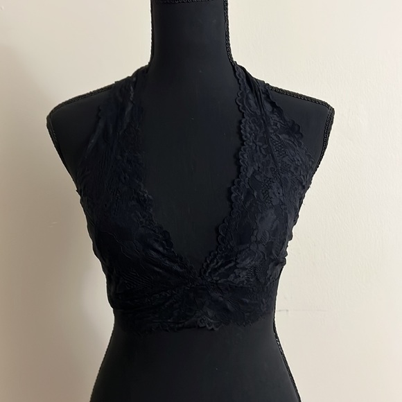 🆕SAVAGE X FENTY Black Lace Bralette - Size: M - Picture 6 of 10